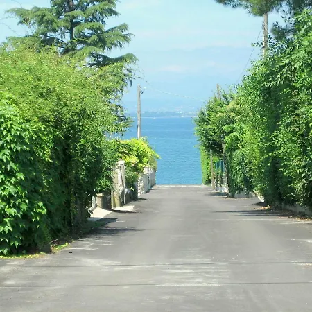 In With Garda Views 拉齐塞
